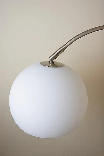 Fischer & Honsel Bogenleuchte klassisch, höhenverstellbar, Opalglas weiß, Metall: Nickel-matt o. Messing-matt 6 Fischer & Honsel Bogenleuchte klassisch, höhenverstellbar, Opalglas weiß, Metall: Nickel-matt o. Messing-matt – Bild 4