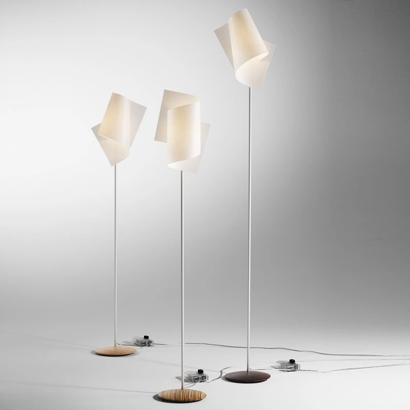 Domus Design-Stehleuchte mit Pfiff 3 Domus Design-Stehleuchte mit Pfiff