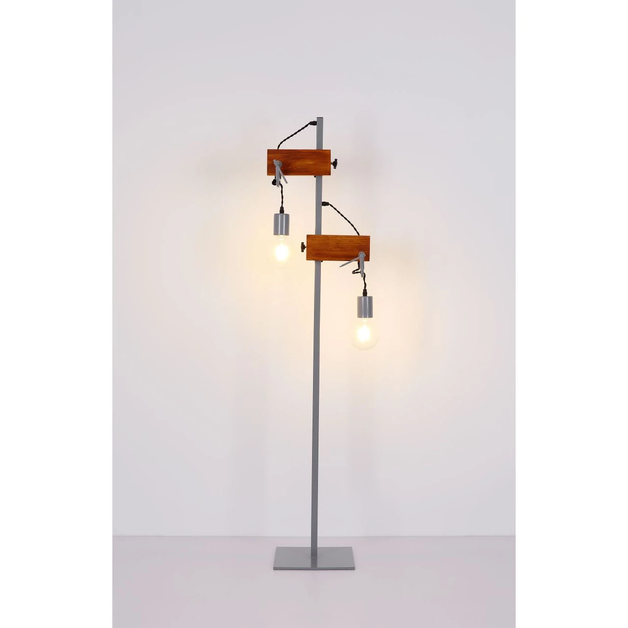 GLOBO E27 Stehleuchte aus Holz schwarzes Textilkabel Metall verzinkt mit Schraubzwinge 2-flammige Stehlampe antik Schalter 13 GLOBO E27 Stehleuchte aus Holz schwarzes Textilkabel Metall verzinkt mit Schraubzwinge 2-flammige Stehlampe antik Schalter – Bild 11