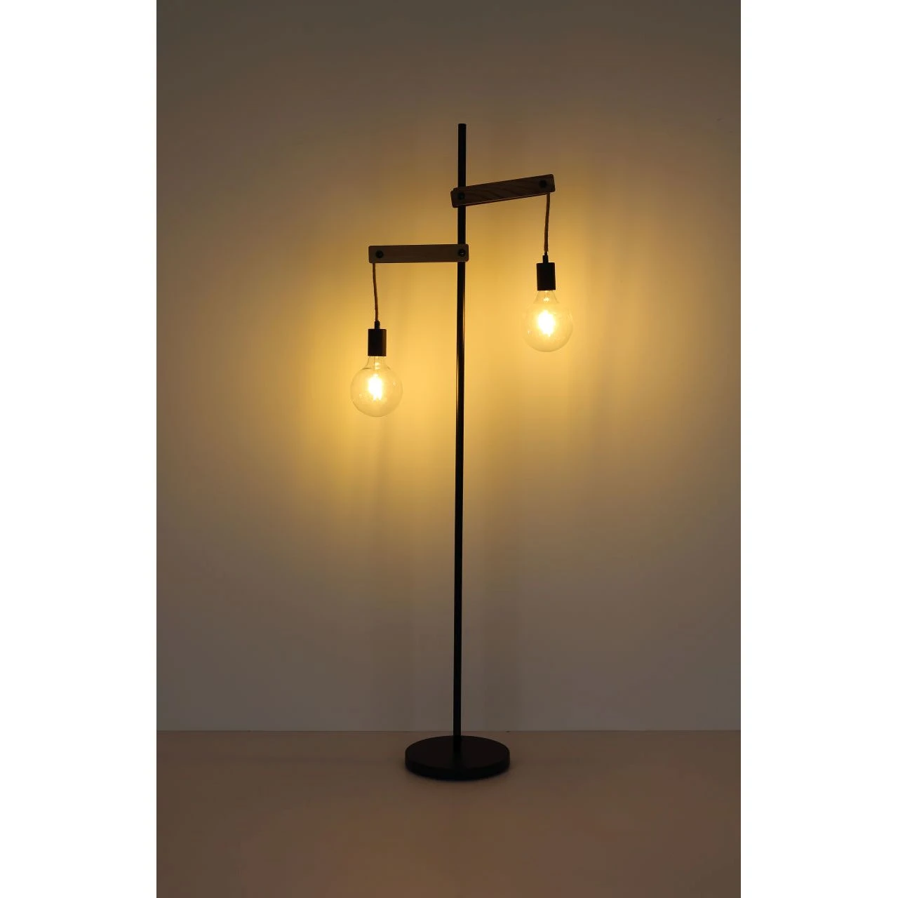 GLOBO E27 Stehleuchte aus Holz und Hanfseil matt ohne Schirm e Kabel 18 m 2-flammige Stehlampe schwarz natur mit Schalter 8 GLOBO E27 Stehleuchte aus Holz und Hanfseil matt ohne Schirm e Kabel 18 m 2-flammige Stehlampe schwarz natur mit Schalter – Bild 6